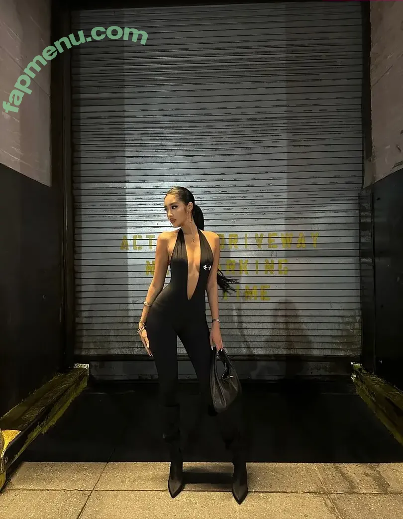 nopearii nude photo #0474 (Ari / noeeeliiiiia)