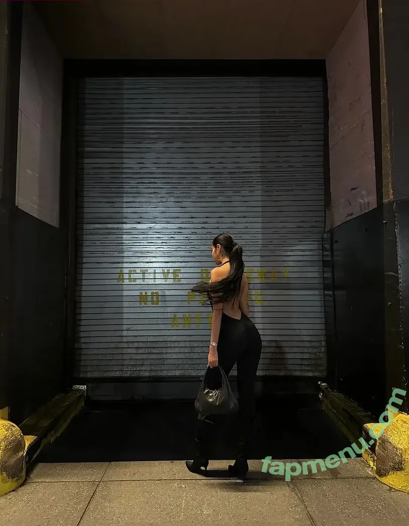 nopearii nude photo #0479 (Ari / noeeeliiiiia)