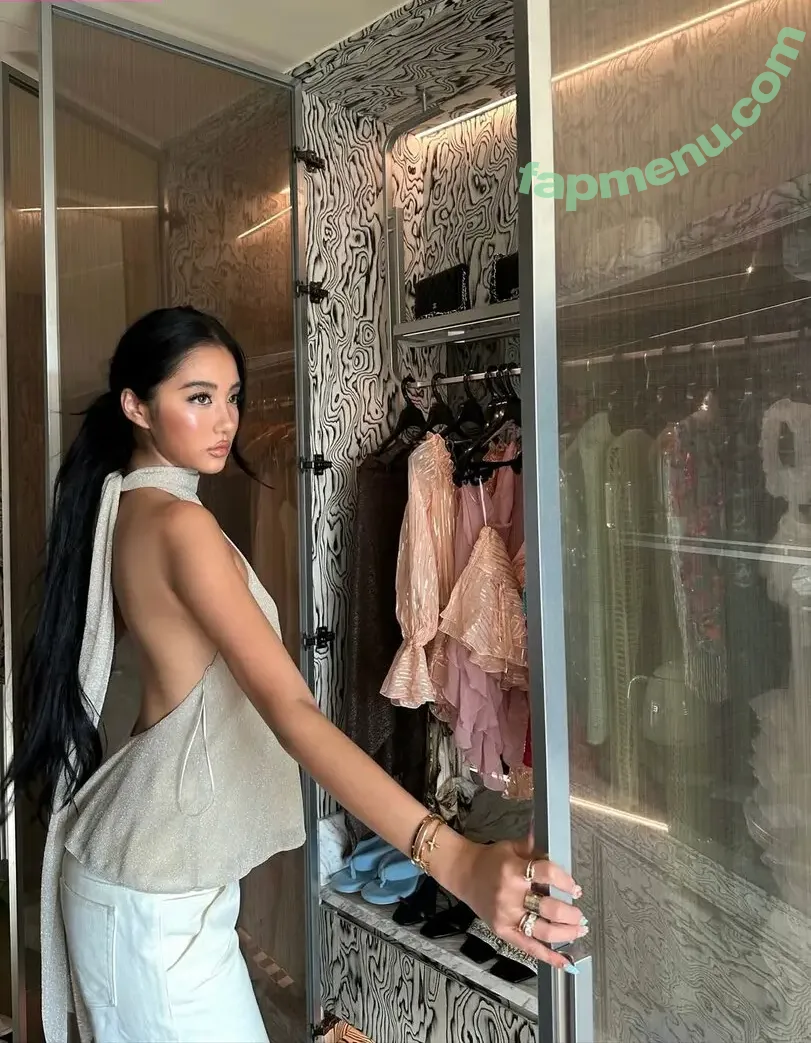 nopearii nude photo #0492 (Ari / noeeeliiiiia)