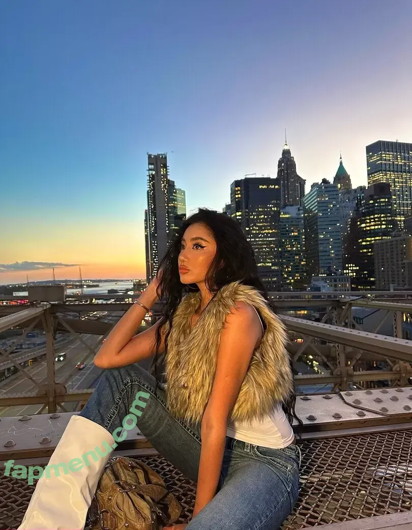 nopearii nude photo #0499 (Ari / noeeeliiiiia)