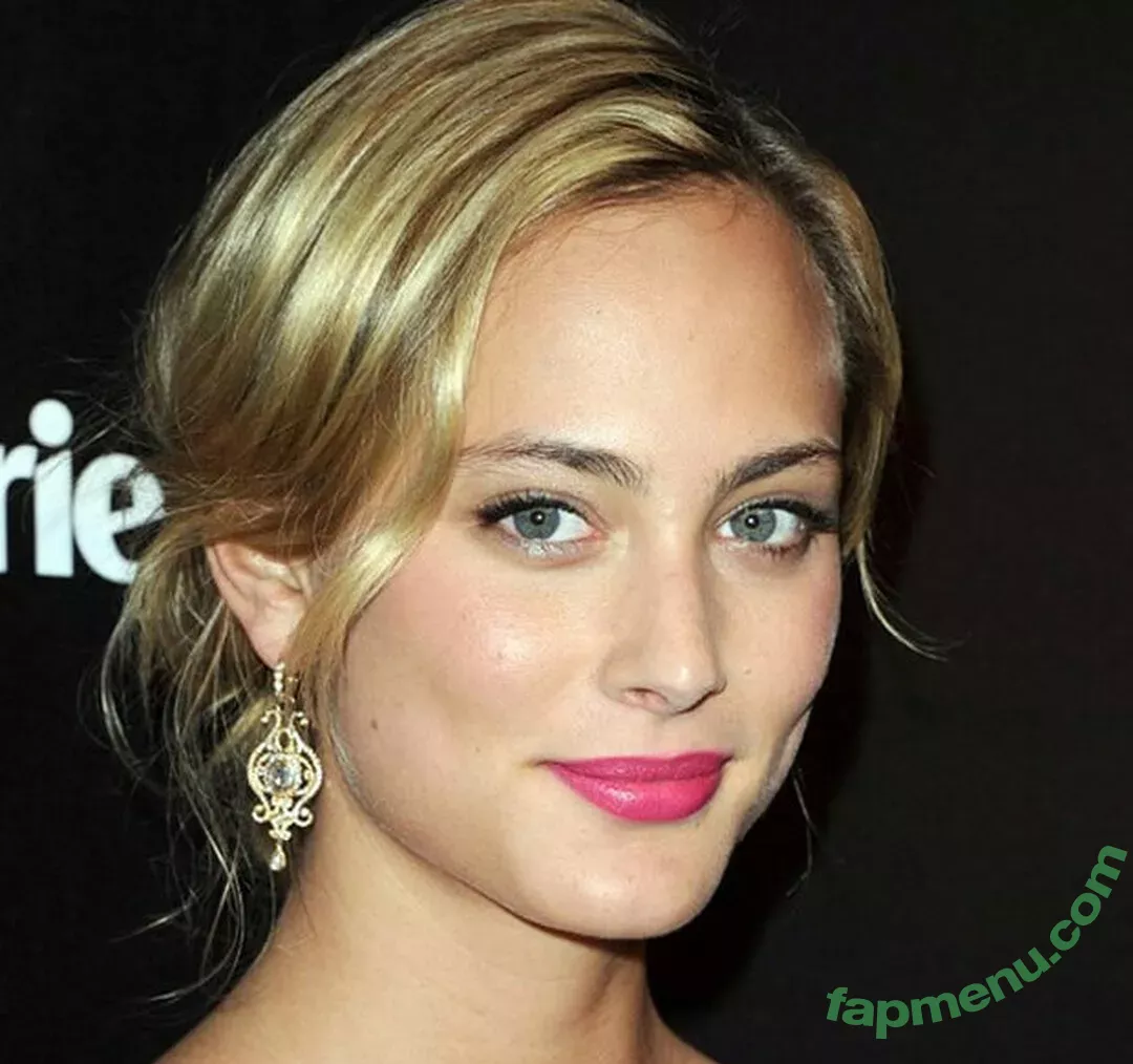 Nora Arnezeder nude photo #0006 (noraarnezederofficial)