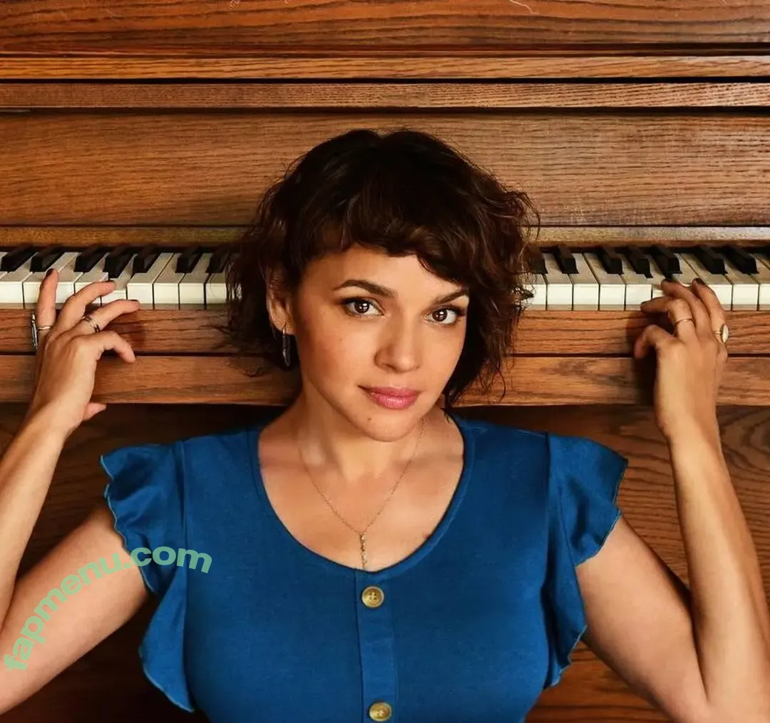 Norah Jones nude photo #0018 (Norah Jones)
