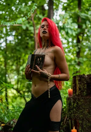 noraredmainfree / nora_redmain nude photo #0027