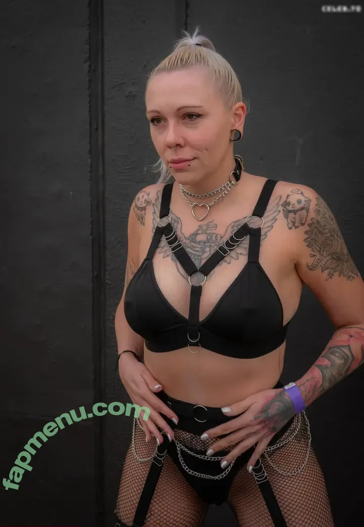 norathestrange nude photo #0008 (norathestrange)