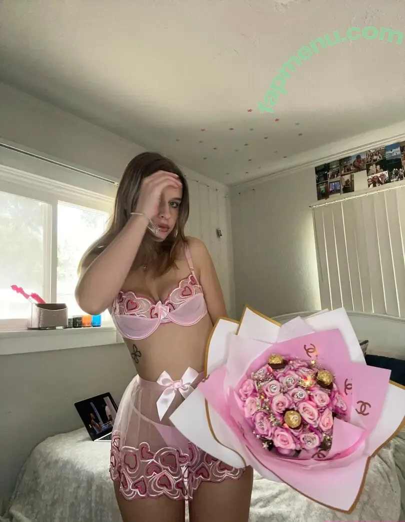 norathexplorerr nude photo #0018 (noraexplorerr)