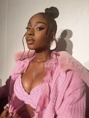 Normani / normani.sasha nude photo #0034