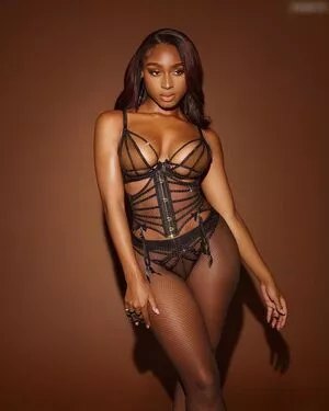 Normani / normani.sasha nude photo #0377