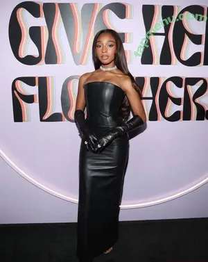 Normani / normani.sasha nude photo #0556