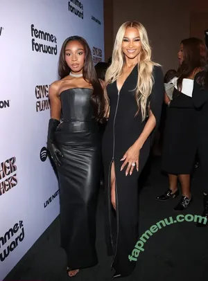 Normani / normani.sasha nude photo #0563