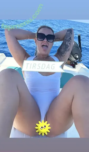  nude photo #0002