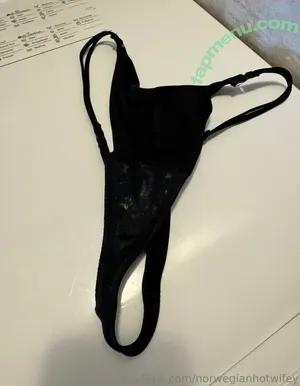 norwegianhotwifey / Norwegianhotwife / emmakrokdal nude photo #0175