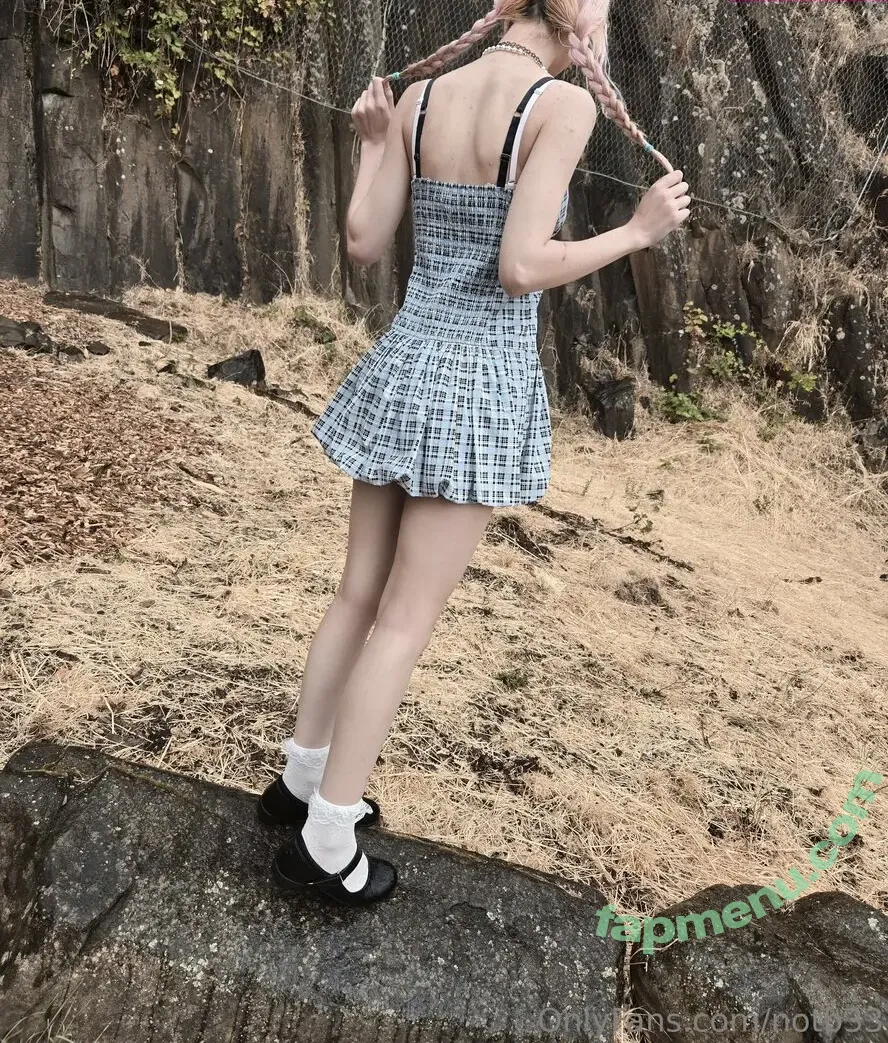 Notb33 nude photo #0015 (B00b_bees / not.b33)