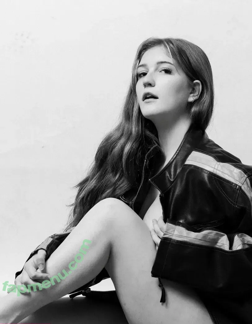 notemilyb nude photo #0306 (Emilybarch / notemily.oliver)