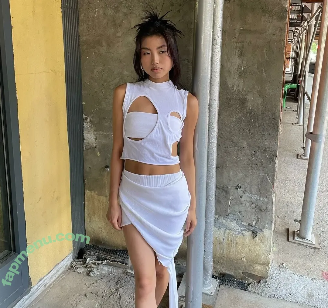 Notevenemily nude photo #0082 (stillnotemily)