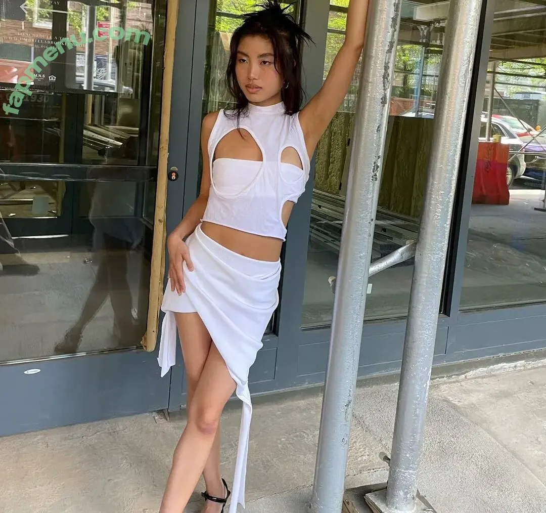 Notevenemily nude photo #0085 (stillnotemily)