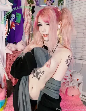 notmeggii / meggiicosplay nude photo #0055