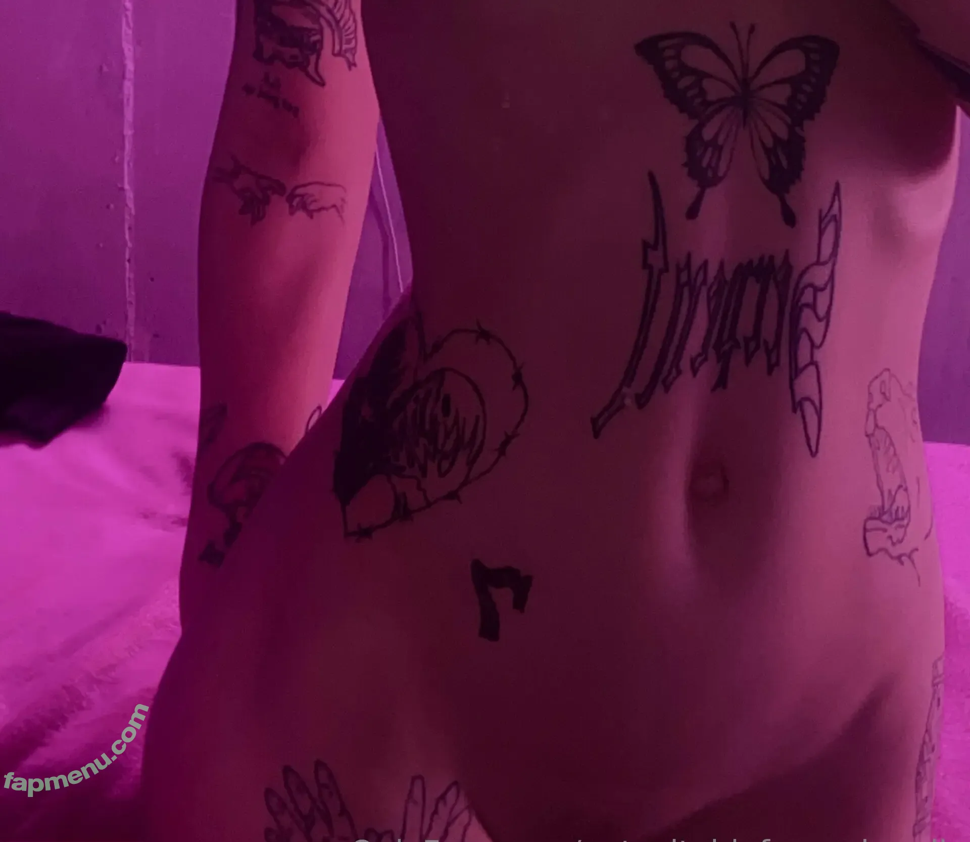 notsuitableforworkreally nude photo #0008 (sammie_walker_)