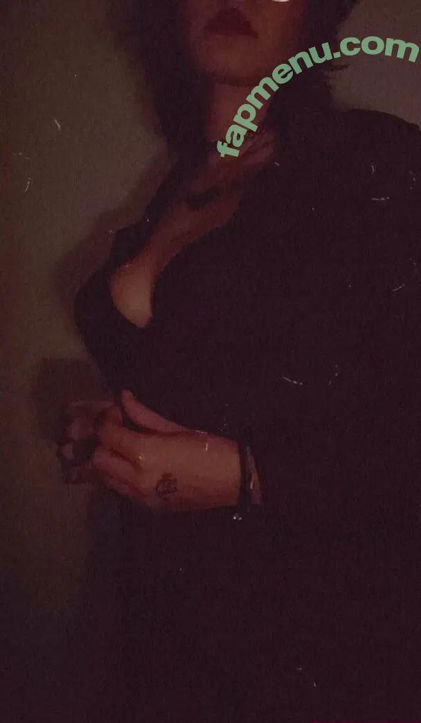 nova.leigh nude photo #0010 (novaleighthehusky)