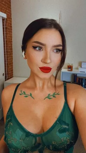 Novaleesi nude photo #0007