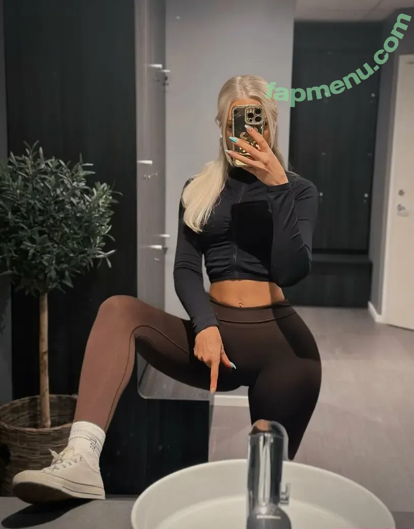 novalinny nude photo #0002 (linnynova)