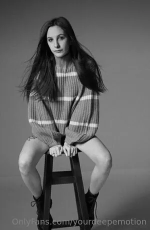 novaseren / nova.seren.e nude photo #0019