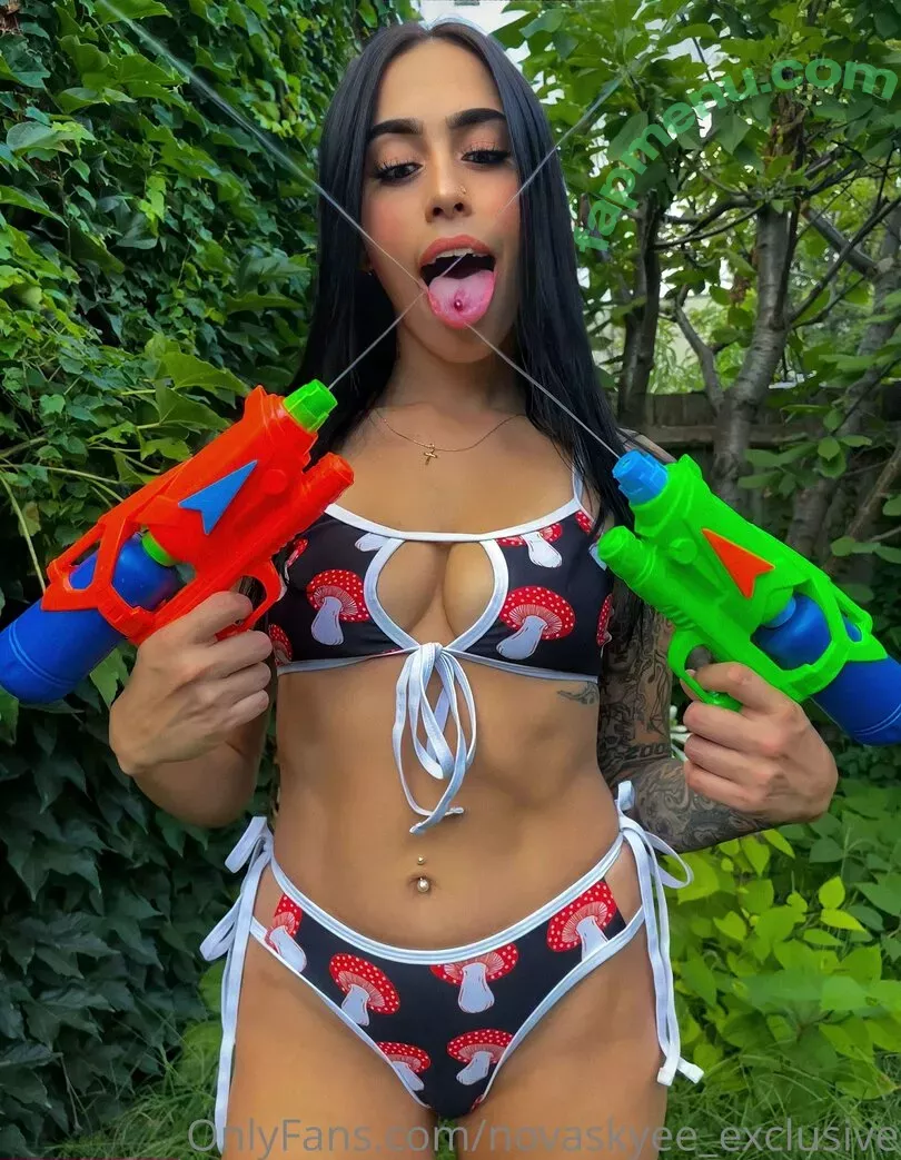 novaskyee_exclusive nude photo #0003 (novaskyee_exclusive)