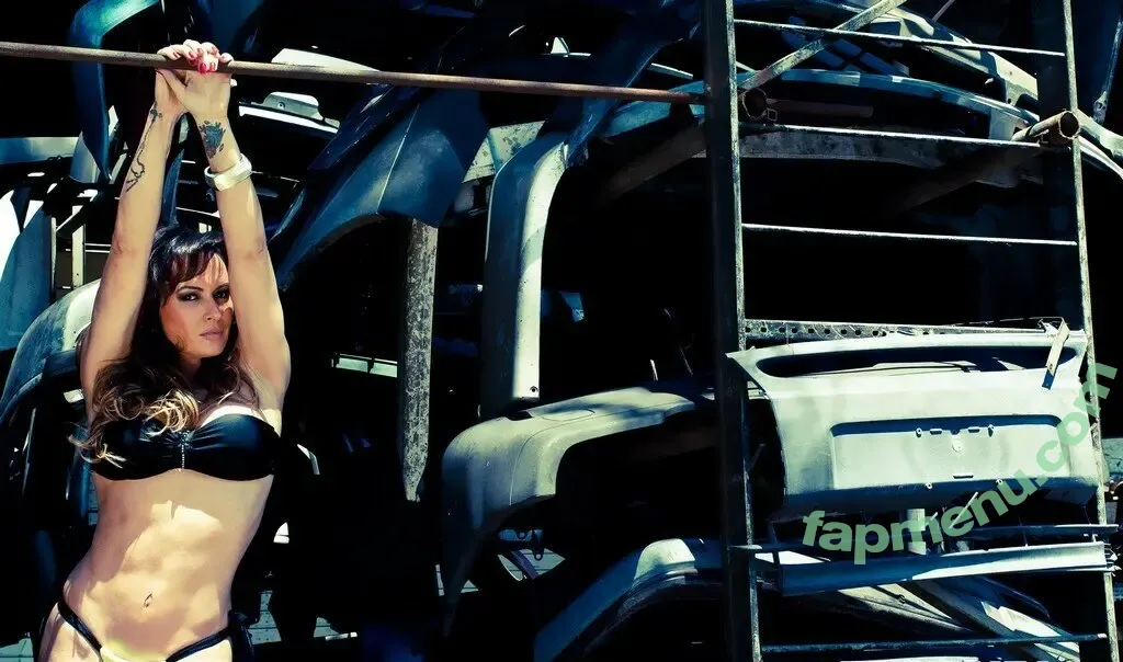 Nubia Oliver nude photo #0003 (nubiaoliiver / nubiaoliiveroficial)