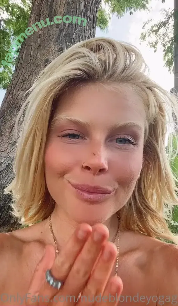 nudeblondeyogagirl nude photo #0020 (hannahshaller)