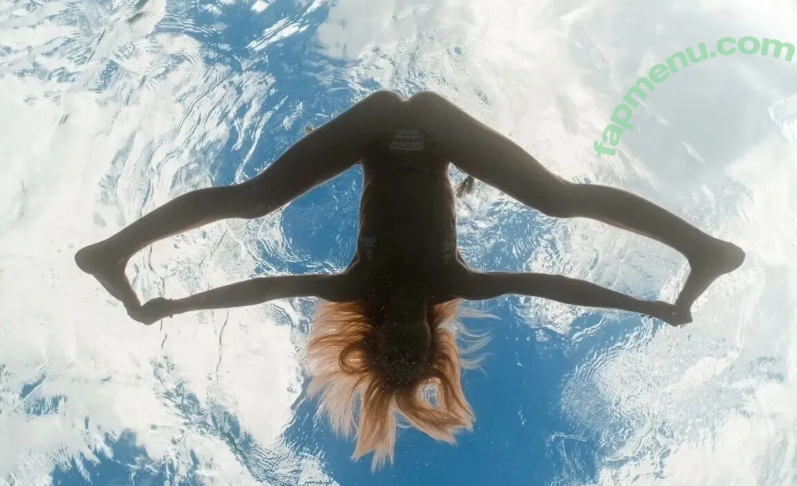 nudeblondeyogagirl nude photo #0092 (hannahshaller)