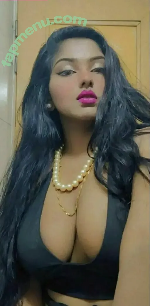 Nujhat Jehan nude photo #0002 (nujhatjehan_)