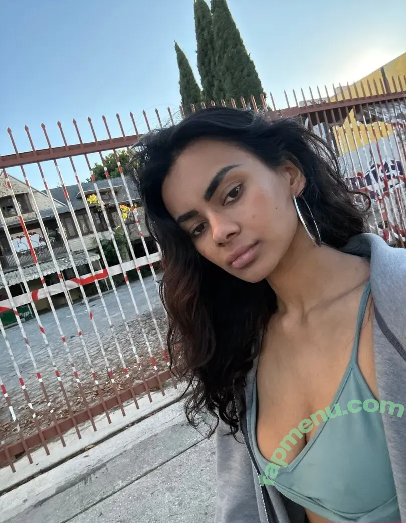 Numi Zarah nude photo #0190 (numizarah / zarahgod)