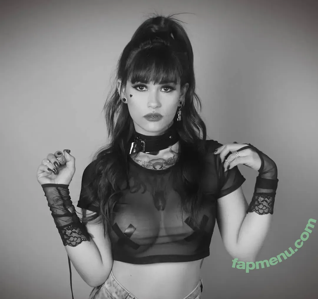 Nuna Peixoto nude photo #0026 (nunapeixoto)