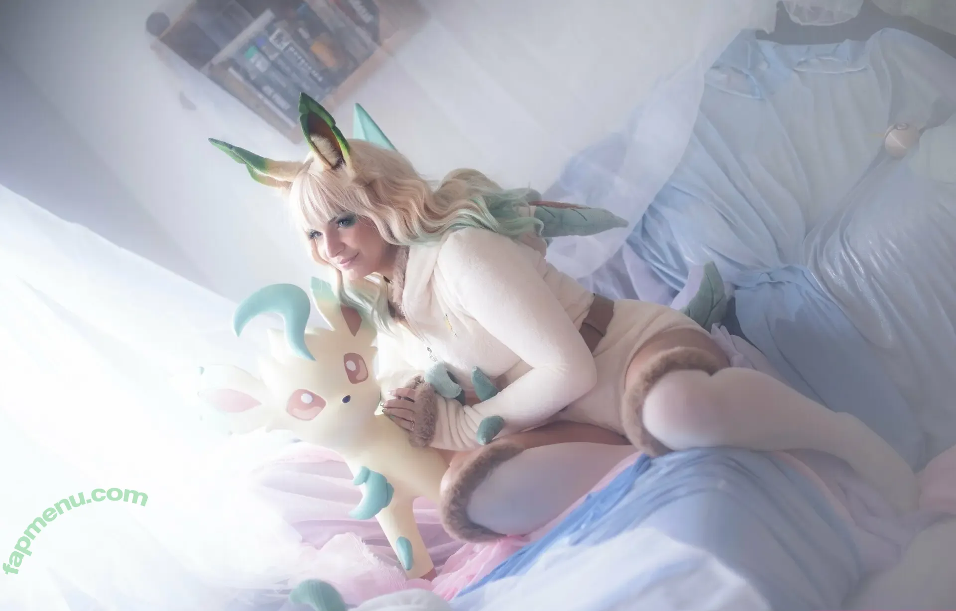 nunacosplayset nude photo #0029 (nunacosplayset)