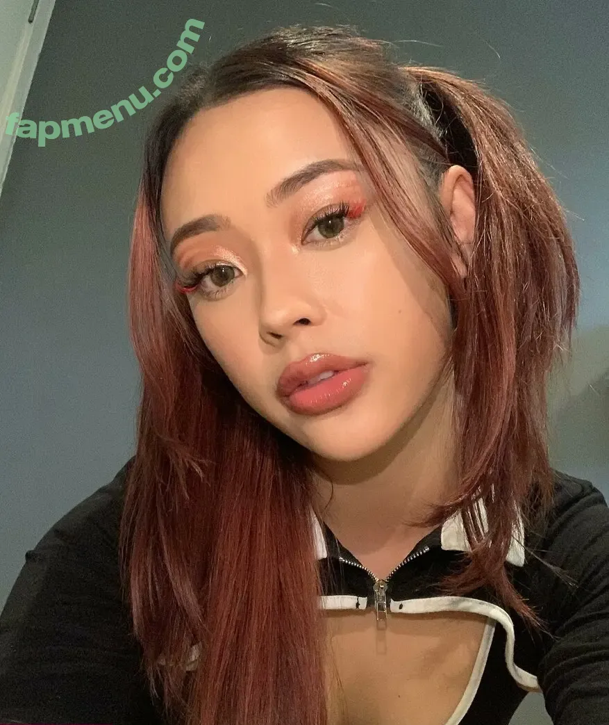 Nunubleu nude photo #0016 (Nunubleu)