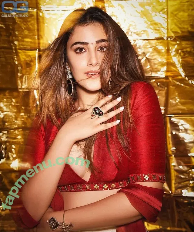 Nupur Sanon nude photo #0010 (Nupur Sanon)