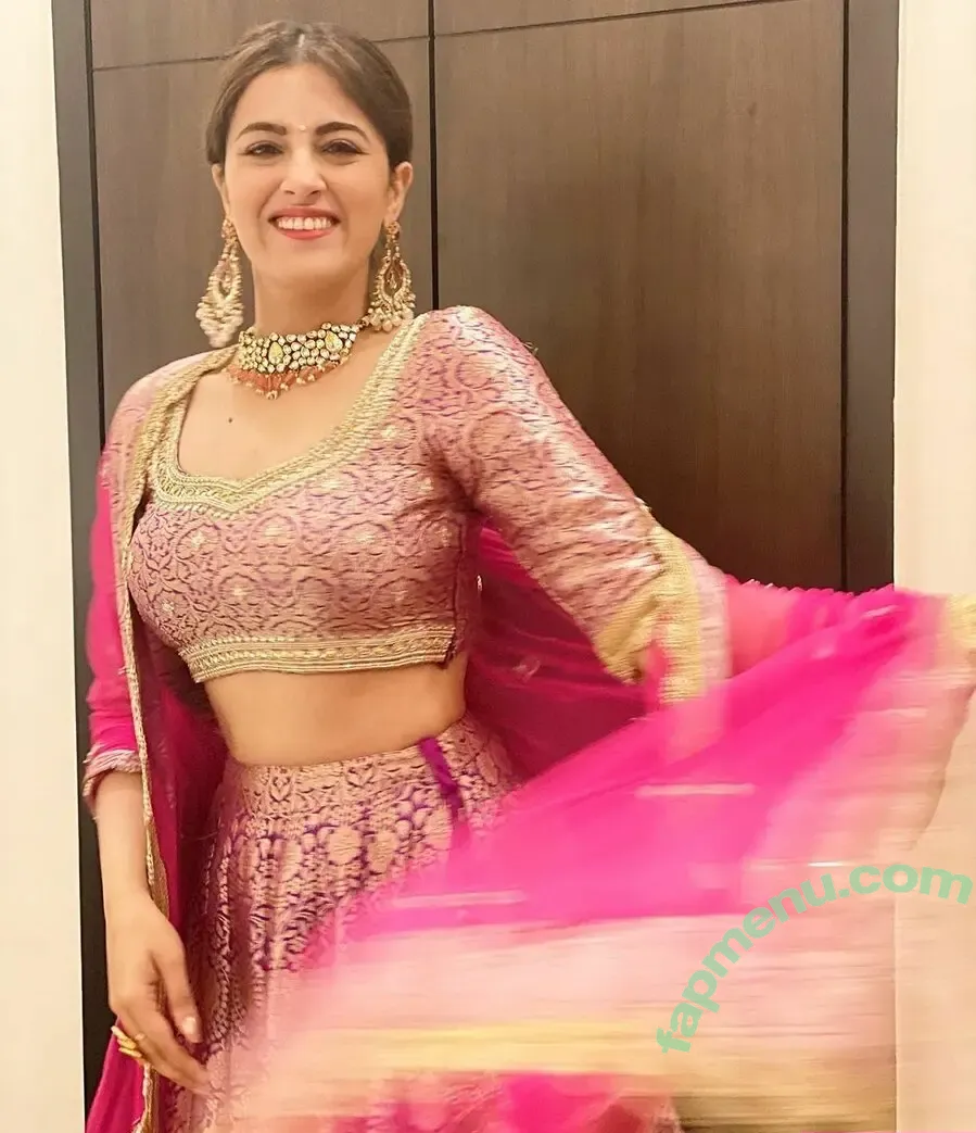 Nupur Sanon nude photo #0016 (Nupur Sanon)