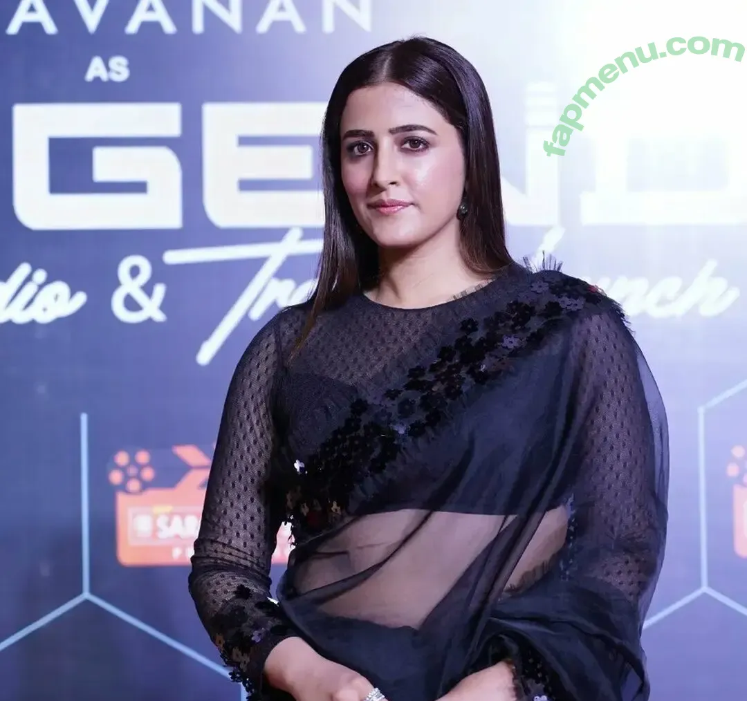 Nupur Sanon nude photo #0019 (Nupur Sanon)