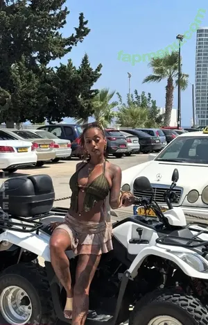 Nura Habib Omer / nura nude photo #0449