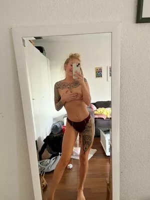 Nurselayla / lailajasmyn / laylathelunatic nude photo #0018