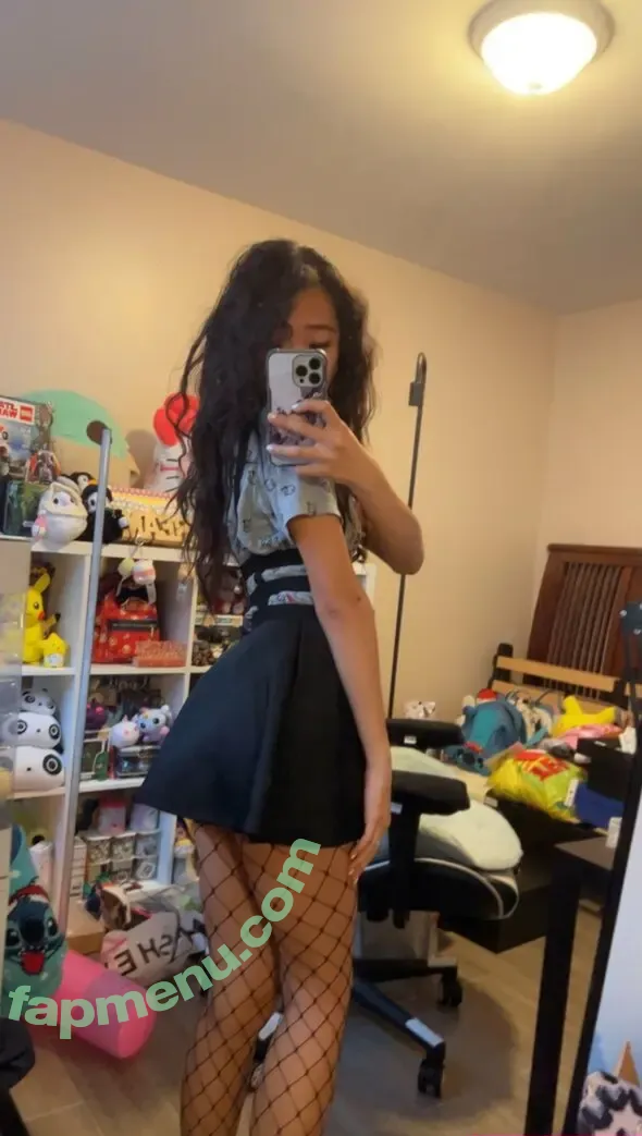 Nursenaneki nude photo #0011 (Nursenaneki)