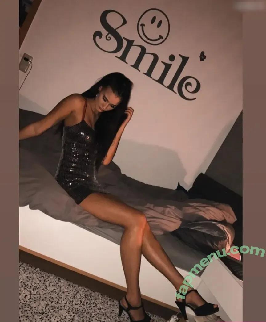 Nxkimo nude photo #0001 (Ninaclne)