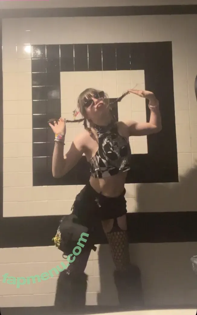 Nyannyancosplay nude photo #0036 (Nyannyancosplay)