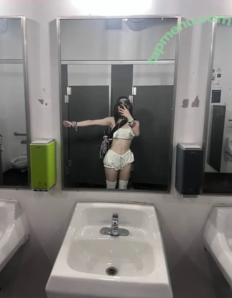 Nyannyancosplay nude photo #0039 (Nyannyancosplay)