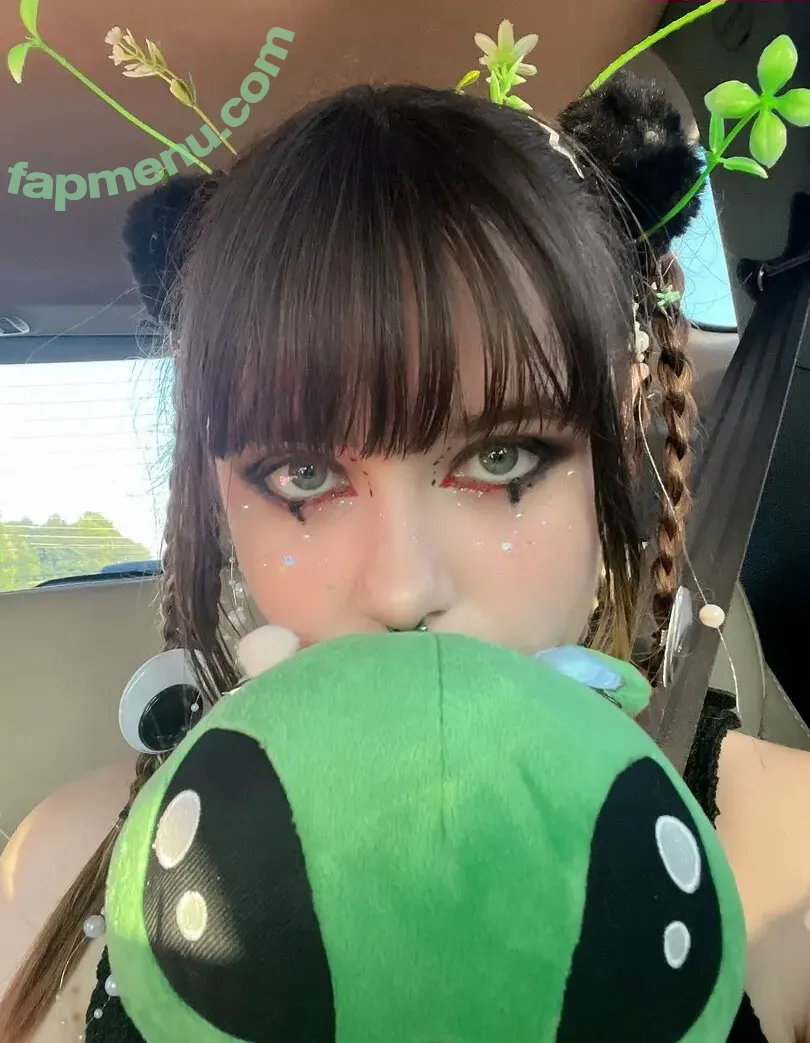 Nyannyancosplay nude photo #0045 (Nyannyancosplay)