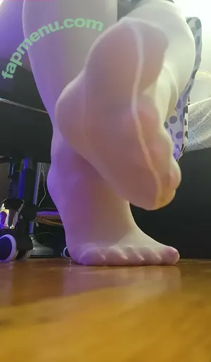 Nylonsandsocks / nylon_and_socks nude photo #0655