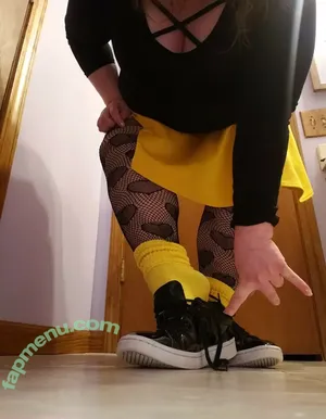 Nylonsandsocks / nylon_and_socks nude photo #0736