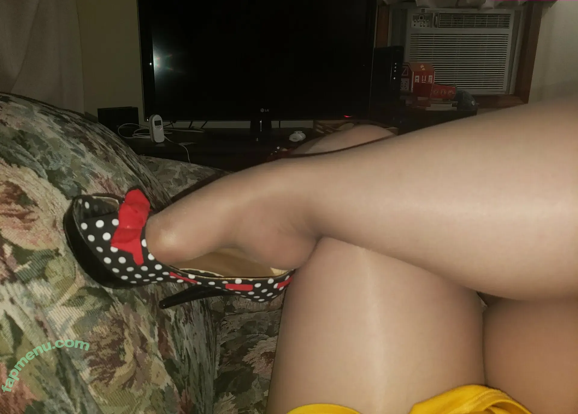 Nylonsandsocks nude photo #0016 (nylon_and_socks)