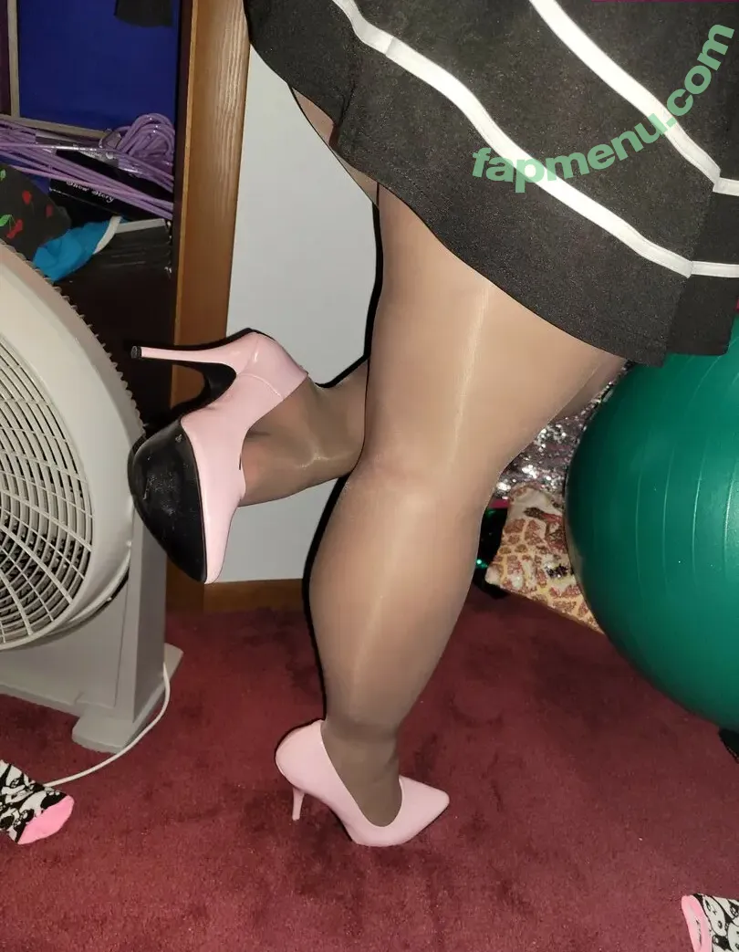 Nylonsandsocks nude photo #0579 (nylon_and_socks)