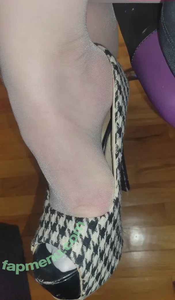 Nylonsandsocks nude photo #0625 (nylon_and_socks)