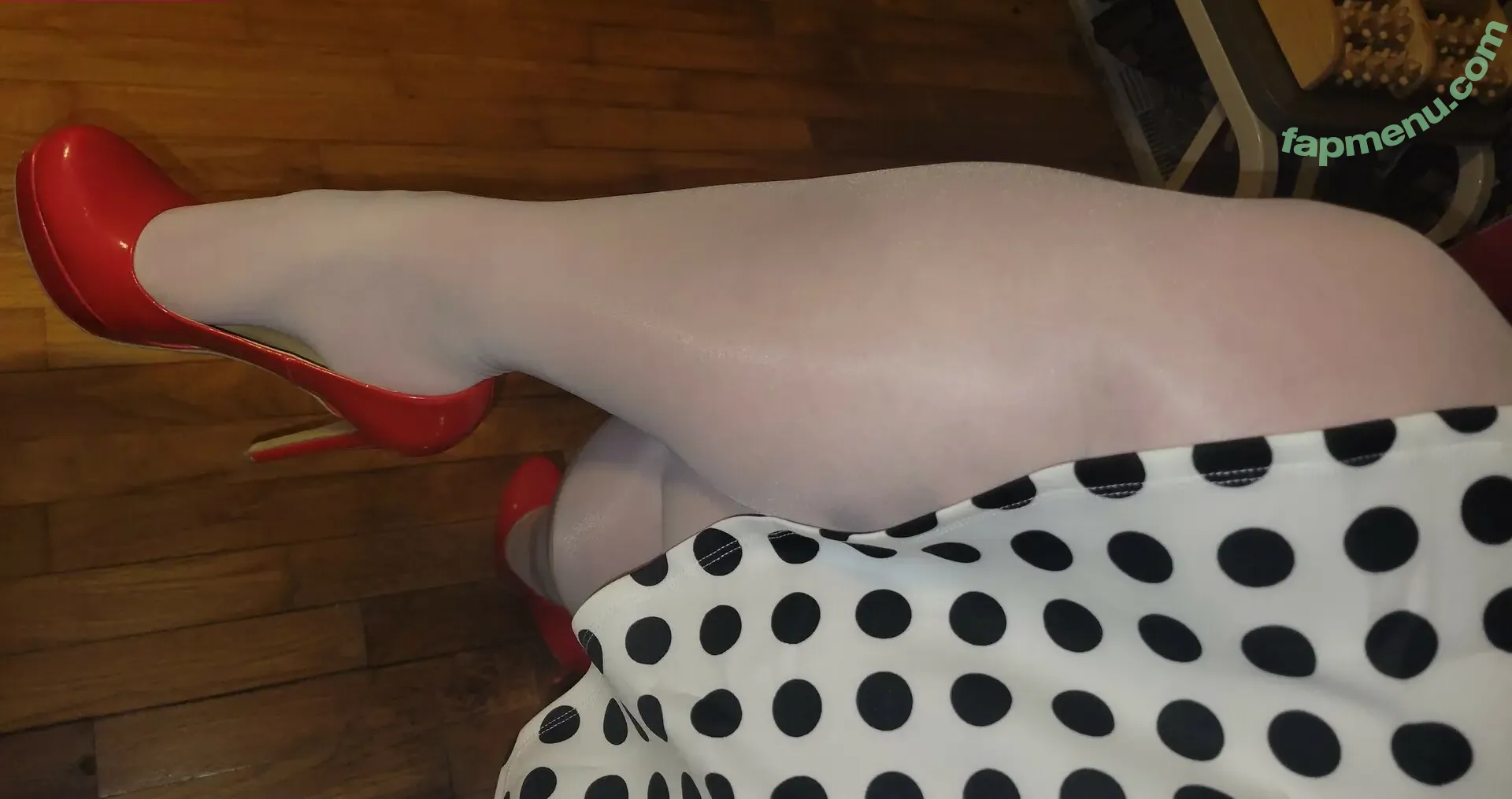 Nylonsandsocks nude photo #0665 (nylon_and_socks)